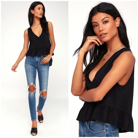 LULU’S Kinsey Black V-Neck Ruffled Crop Top - Picture 1 of 3